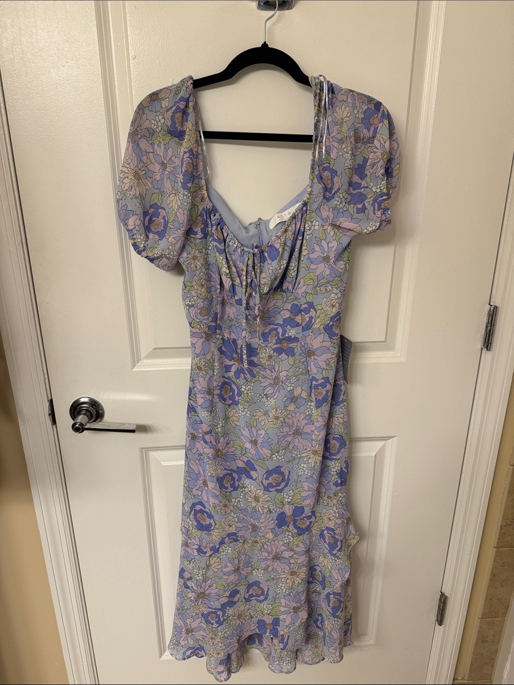 Astr Lavender Floral Puff-Sleeve Midi Dress with Blue & Cream Accents